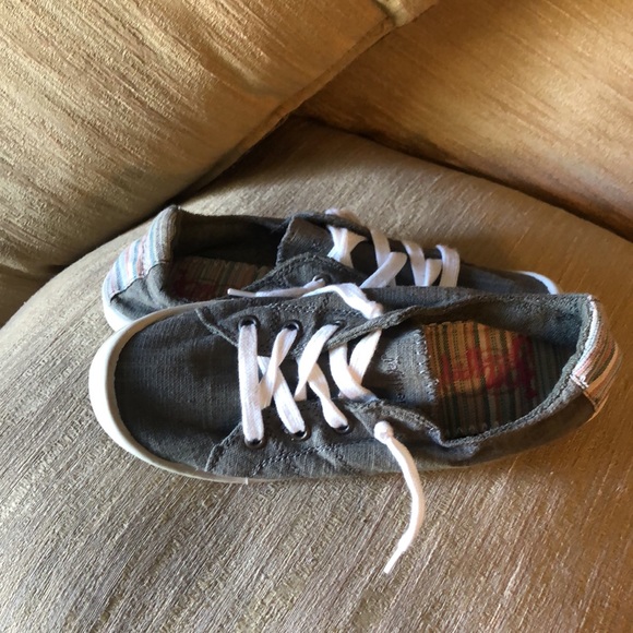 Jellypop (Abela) olive green slip on sneakers - Picture 2 of 5